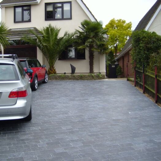 Natural Paving _ Sawn & Honed Limestone 'Fossestone' Midnight - BLOCK PAVING